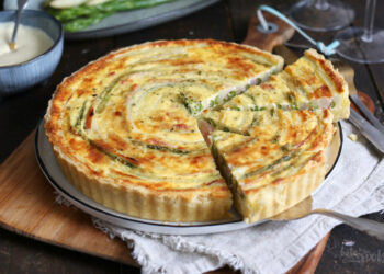 Asparagus Potato Quiche with Sauce Hollandaise | Bake to the roots