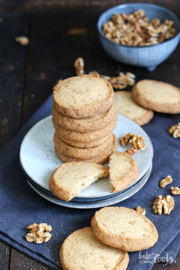 Maple Walnut Shortbread Cookies | Bake to the roots