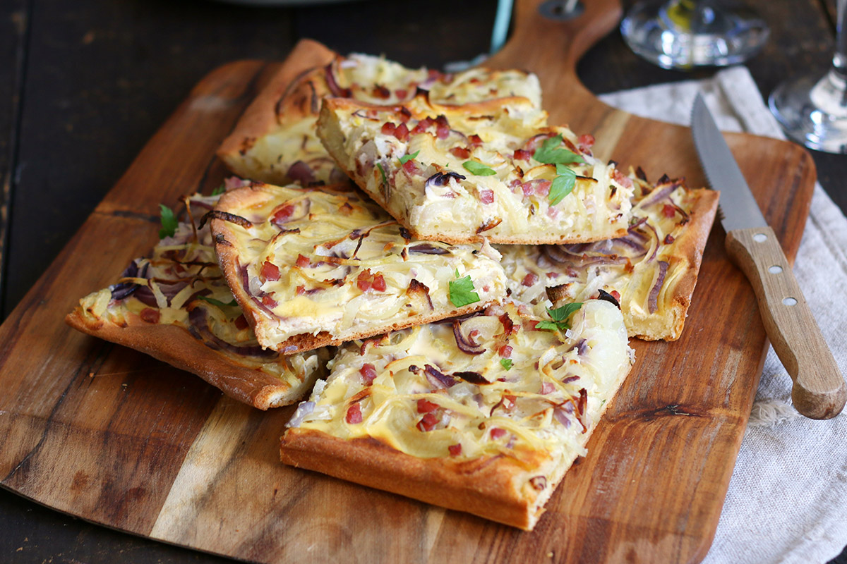 Zwiebelkuchen vom Blech | Bake to the roots