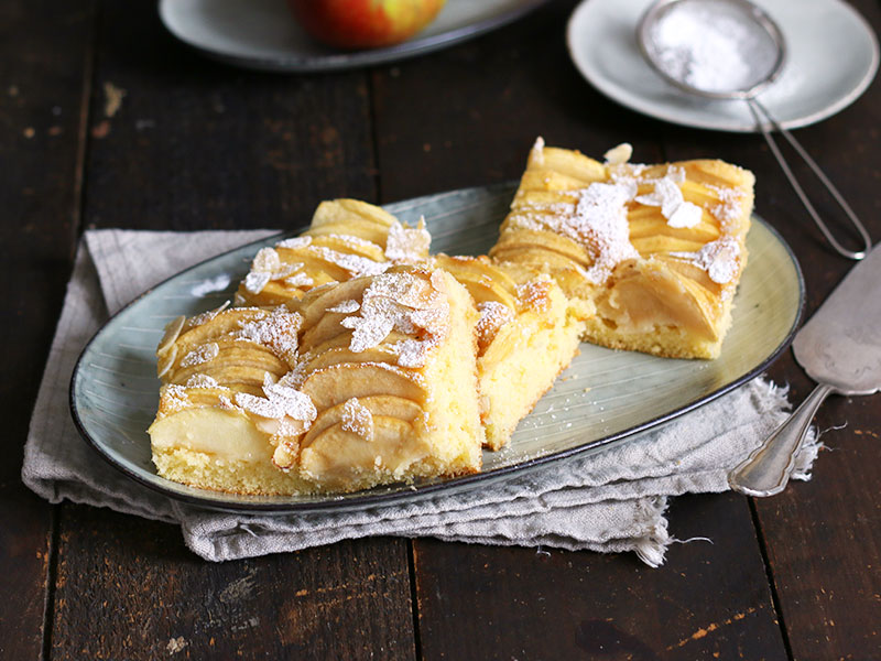 Einfacher Apfelkuchen vom Blech | Bake to the roots