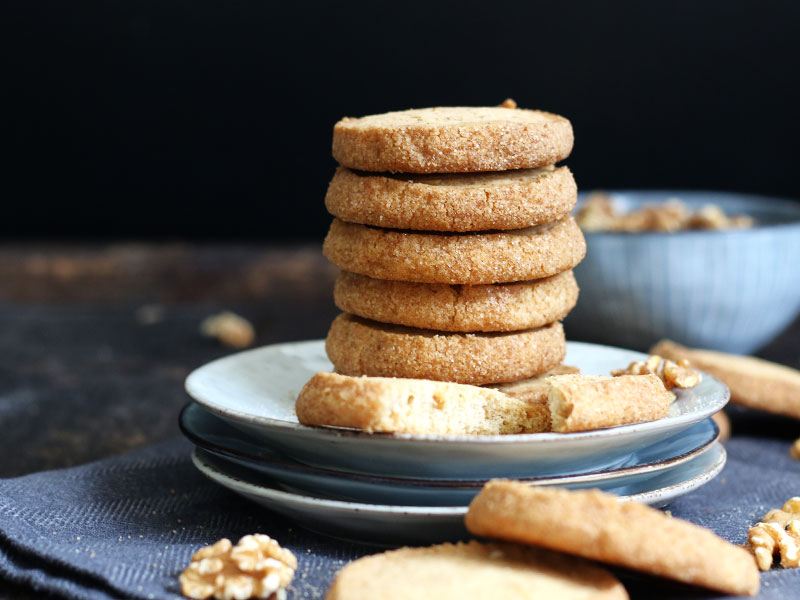 Maple Walnut Shortbread Cookies | Bake to the roots