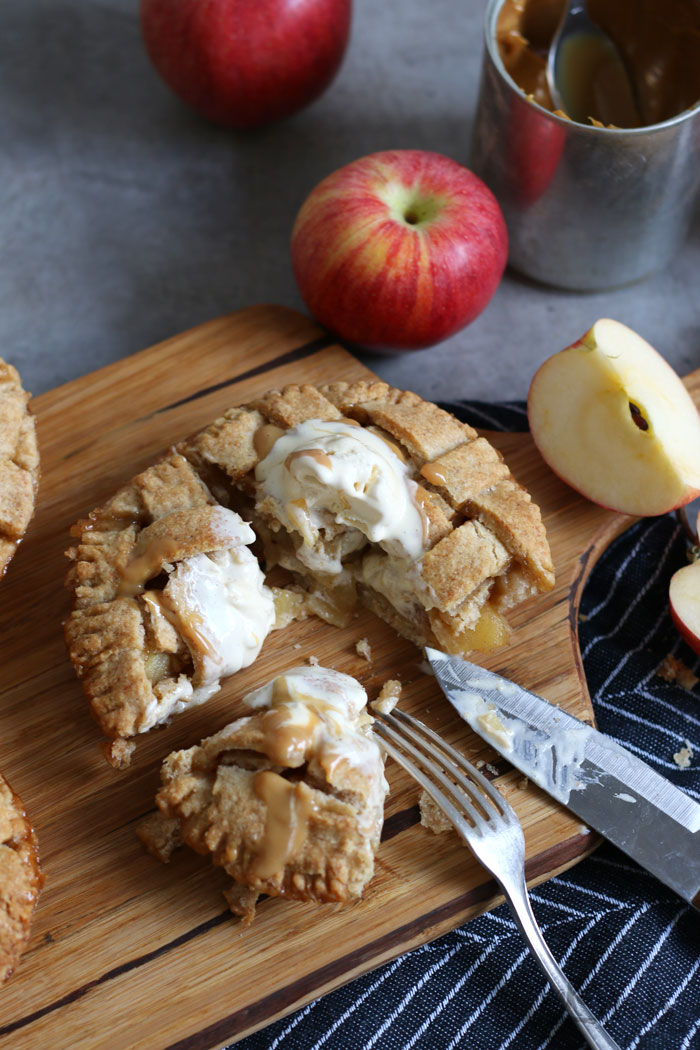 Mini Caramel Apple Pies | Bake to the roots