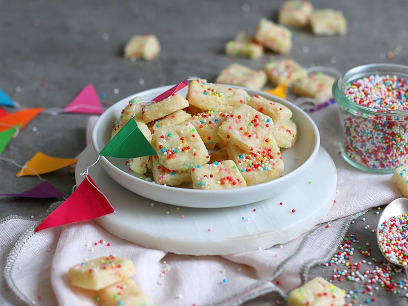 Funfetti Cookie Bites | Bake to the roots