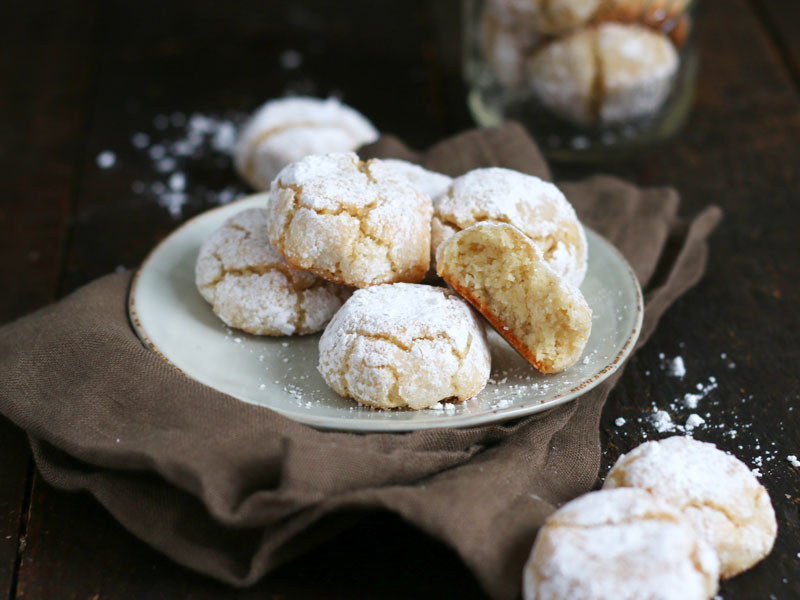 Amaretti | Bake to the roots