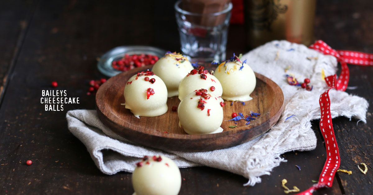 Valentines Cheesecake Balls with Baileys | Bake to the roots