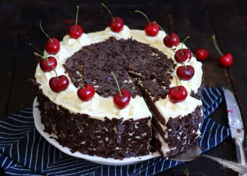 Schwarzwälder Kirschtorte | Bake to the roots