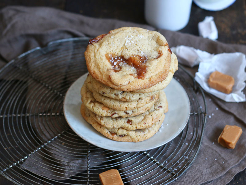 Salted Caramel Cookies | Bake to the roots