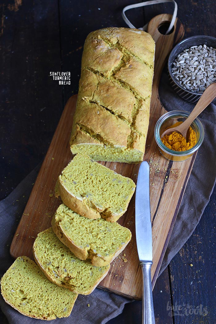 Easy Sunflower Turmeric Bread