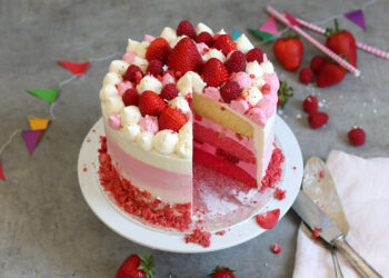 Strawberry Raspberry Ombre Cake | Bake to the roots