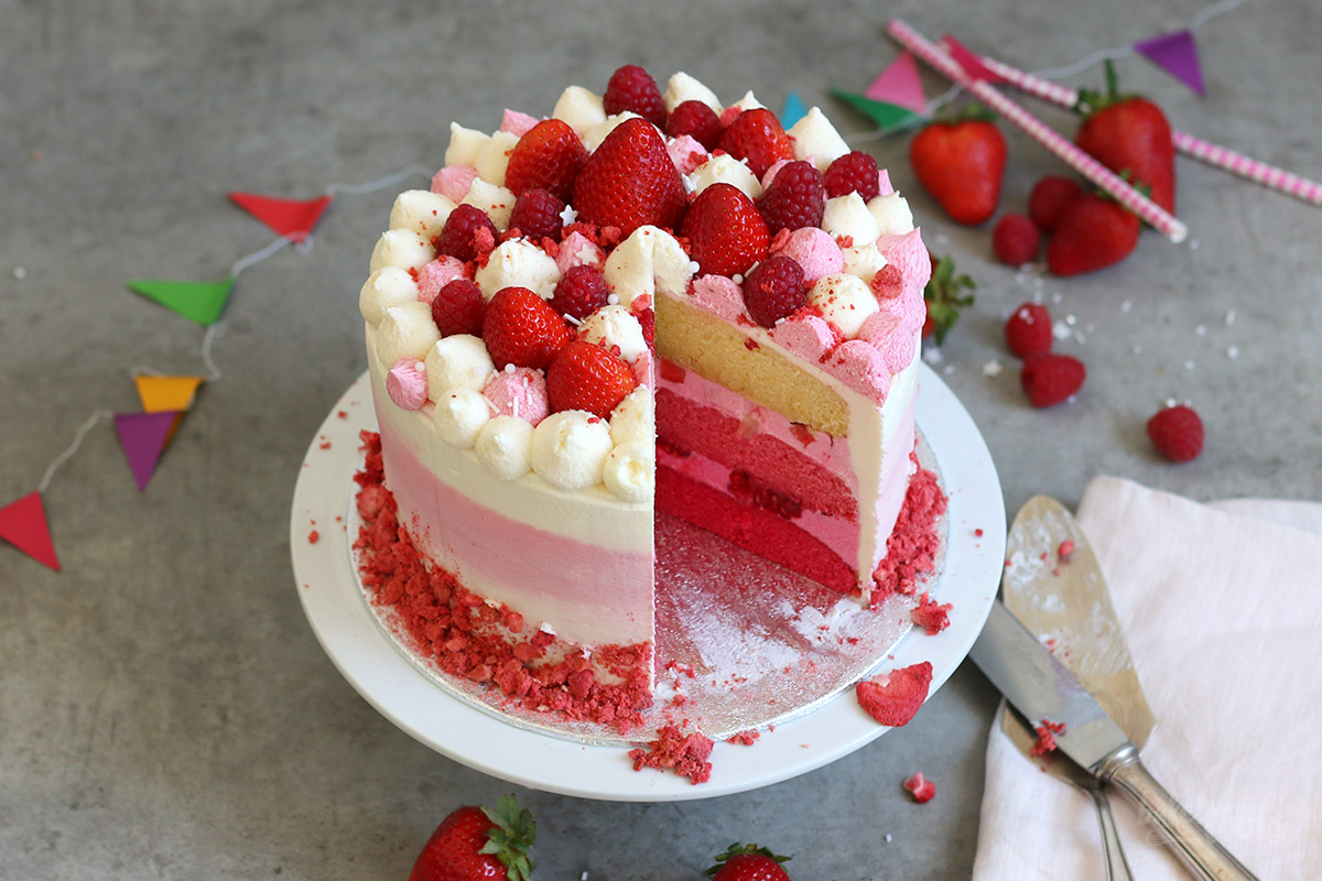 Strawberry Raspberry Ombre Cake | Bake to the roots