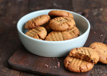(Healthy) Peanut Butter Cookies | Bake to the roots
