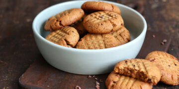 (Healthy) Peanut Butter Cookies | Bake to the roots