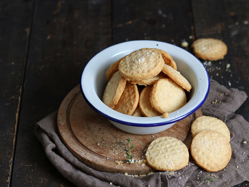 Parmesan Thyme Shorbread Cookies | Bake to the roots