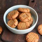 (Healthy) Peanut Butter Cookies | Bake to the roots