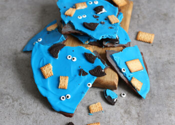 Cookie Monster Cookie Bark | Bake to the roots
