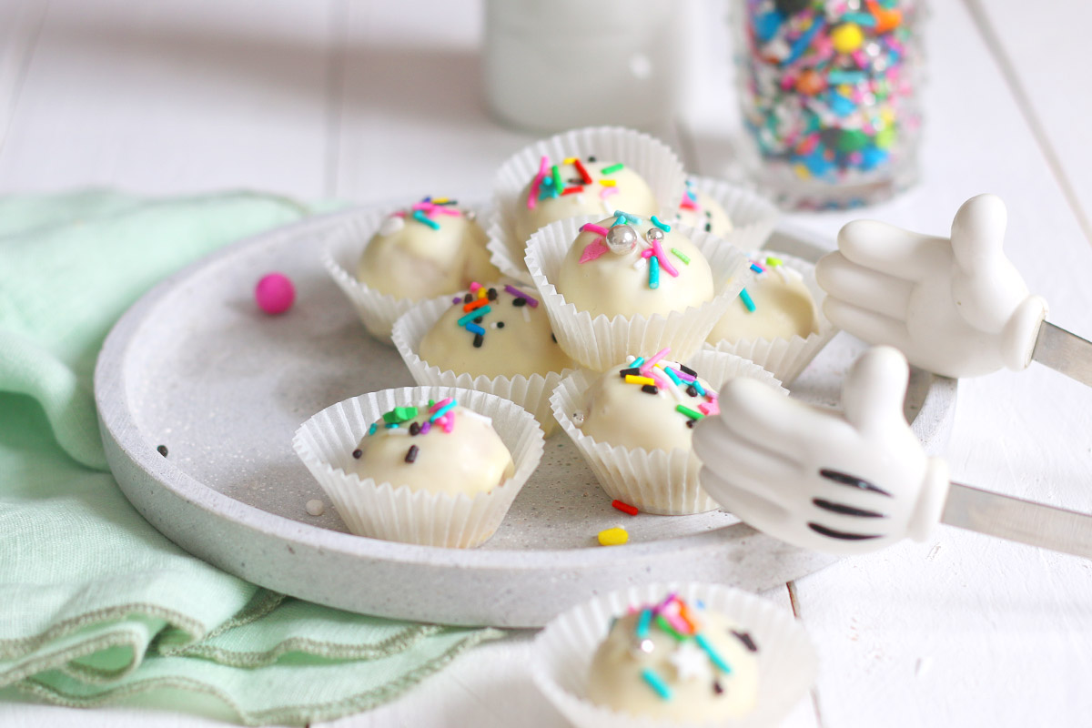 Sugar Cookie Truffles | Bake to the roots
