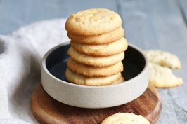Easy Sugar Cookies | Bake to the roots