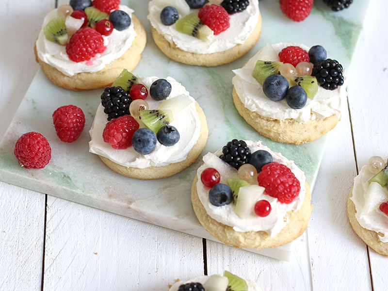 Mini Cookie Fruit Pizza | Bake to the roots