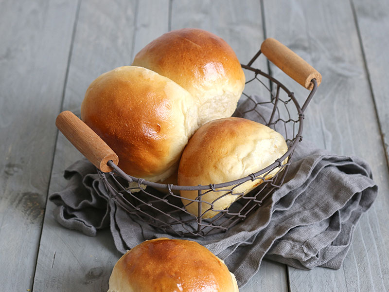 Einfache Sonntagsbrötchen aka. Milchbrötchen | Bake to the roots