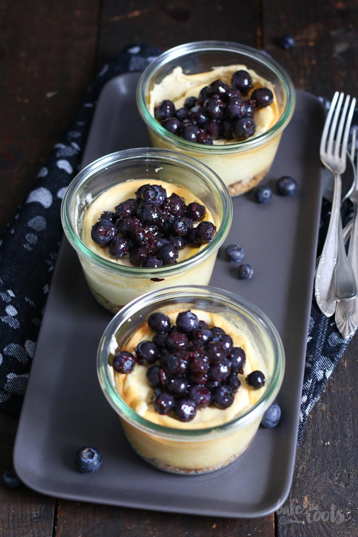 Blueberry Cheesecake im Glas | Bake to the roots
