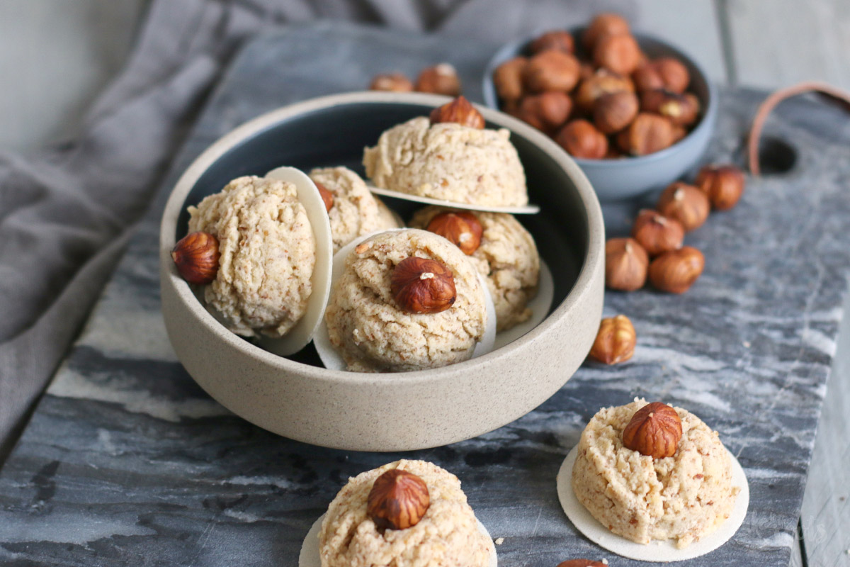 Vegan Hazelnut Cookies | Bake to the roots