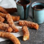 Churros mit Schokoladensoße | Bake to the roots