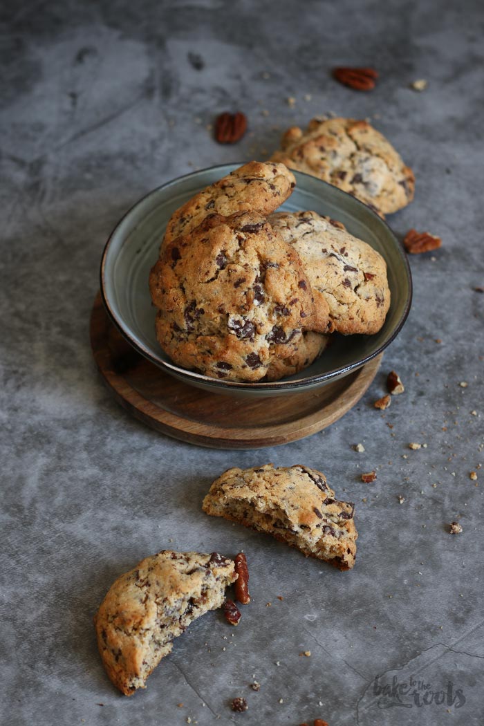 Chocolate Chip Pecan Cookies | Bake to the roots