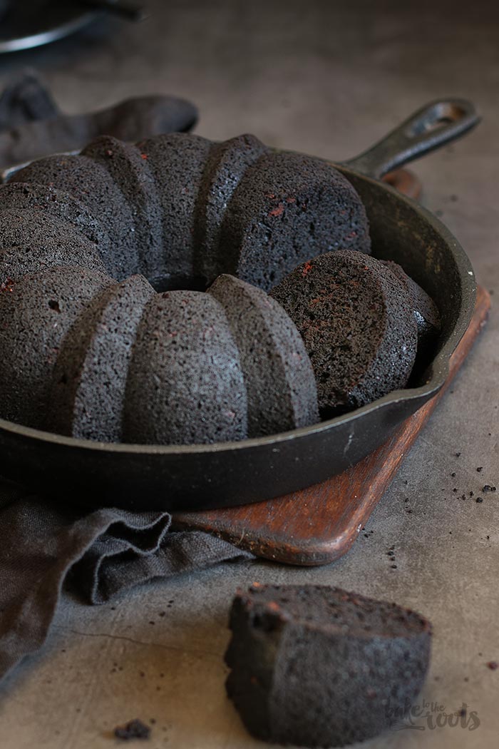 Black Out Chocolate Fudge Bundt Cake | Bake to the roots