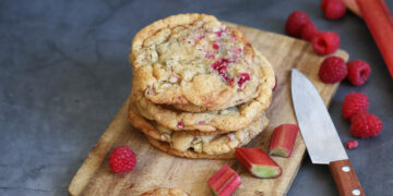 Rhubarb Raspberry Cookies | Bake to the roots