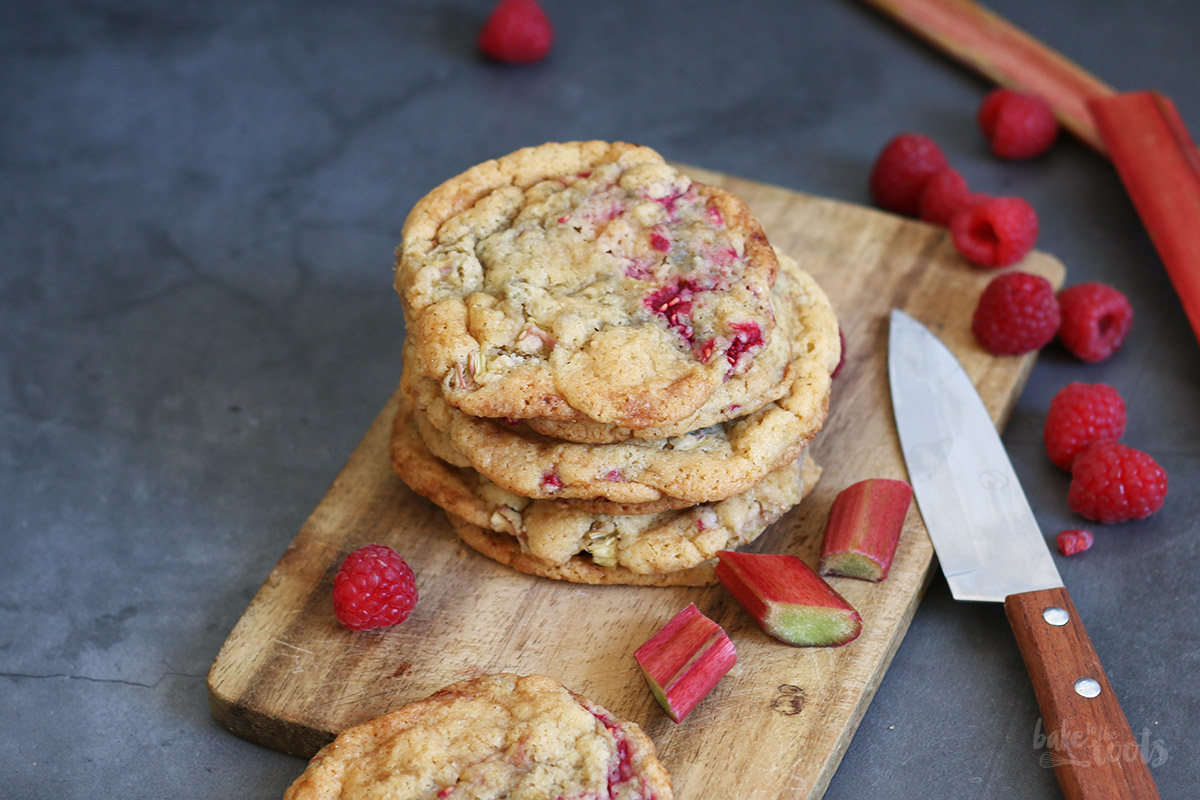 Rhubarb Raspberry Cookies | Bake to the roots