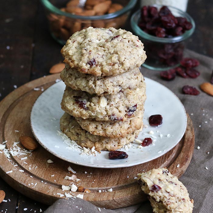 Cranberry Nuss Haferflocken Cookies | Bake to the roots