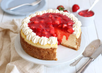 Strawberry Cheesecake | Bake to the roots