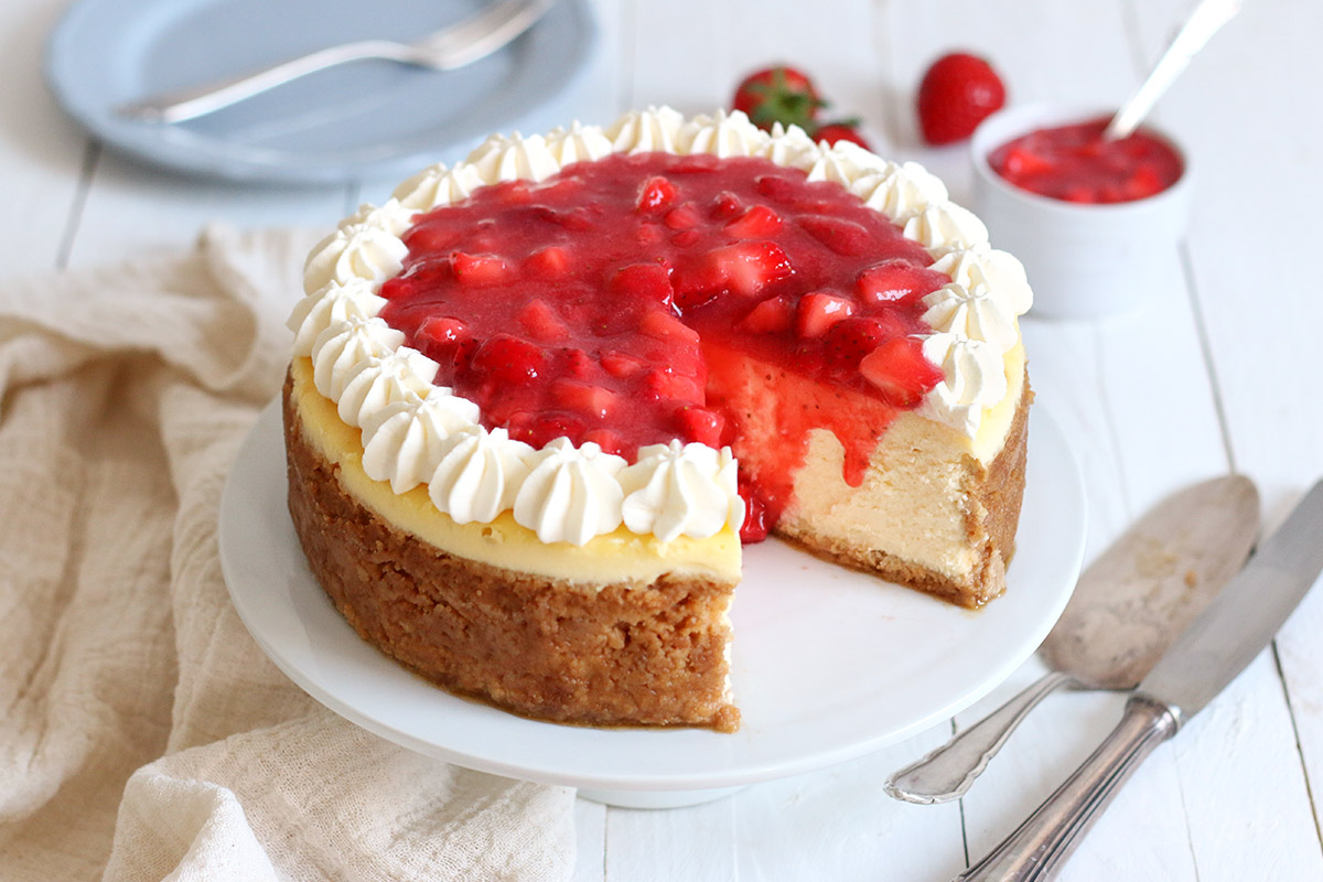 Strawberry Cheesecake | Bake to the roots