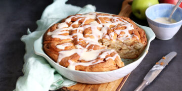 Cinnamon Roll Apple Pie | Bake to the roots
