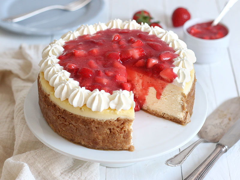 Strawberry Cheesecake | Bake to the roots