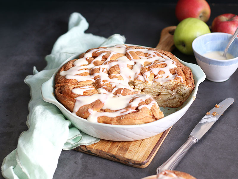 Cinnamon Roll Apple Pie | Bake to the roots