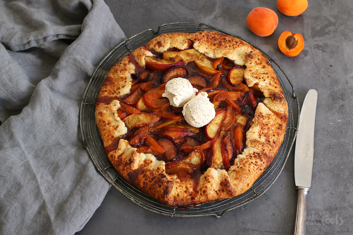 Aprikosen Pflaumen Nektarinen Galette | Bake to the roots