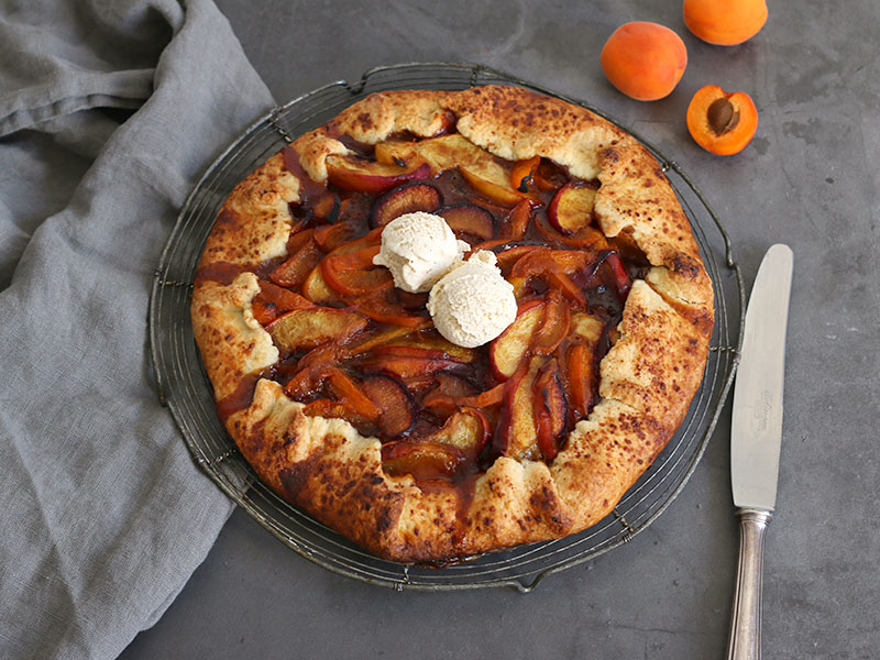 Aprikosen Pflaumen Nektarinen Galette | Bake to the roots