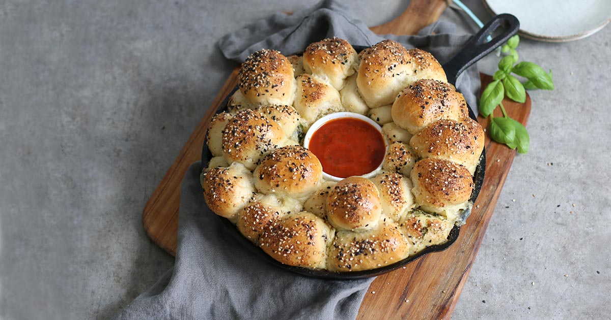 Monkey Bread Party Brot mit Kräuterbutter und Mozzarella | Bake to the ... Monkey Bread Party Brot mit Kräuterbutter und Mozzarella | Bake to the ...