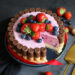 Erdbeeren Blaubeeren Charlotte | Bake to the roots