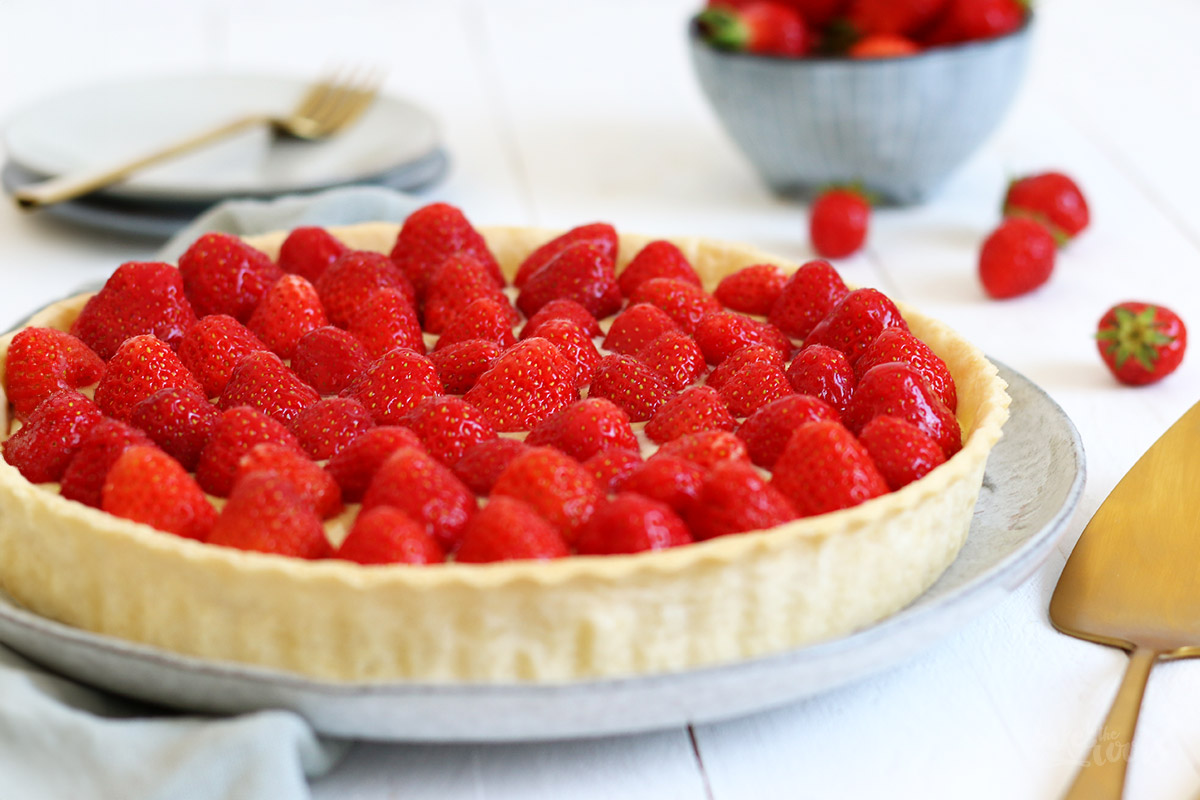 Erdbeeren Tarte mit Crème Pâtissière | Bake to the roots