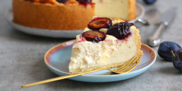 Grießbreikuchen mit Zwetschgen | Bake to the roots