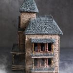 Halloween Hounted Gingerbread House | Bake to the roots