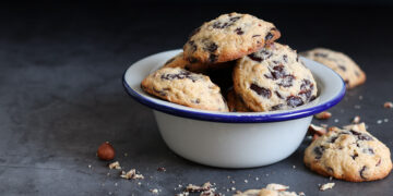 Hazelnut Chocolate Chip Cookies (sugar-free) | Bake to the roots