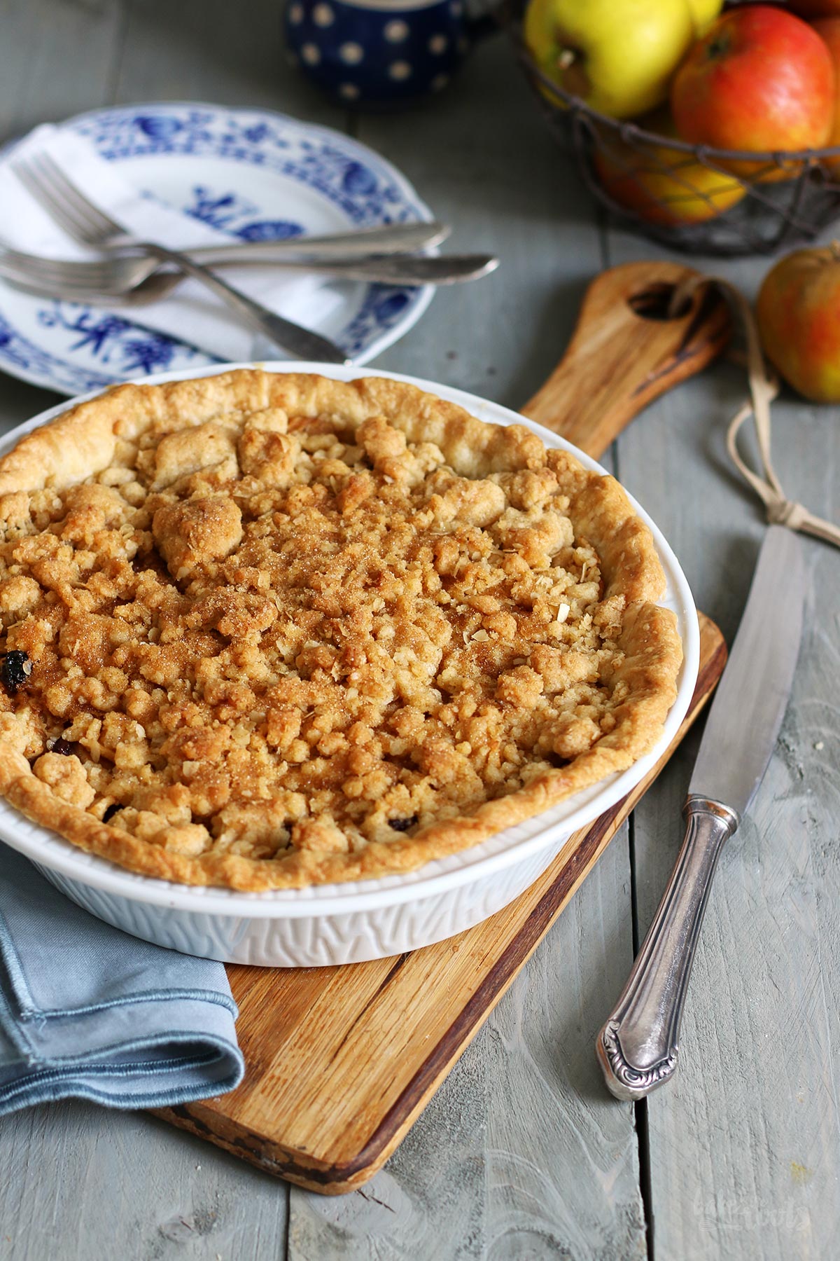 Apple Crumble Pie | Bake to the roots