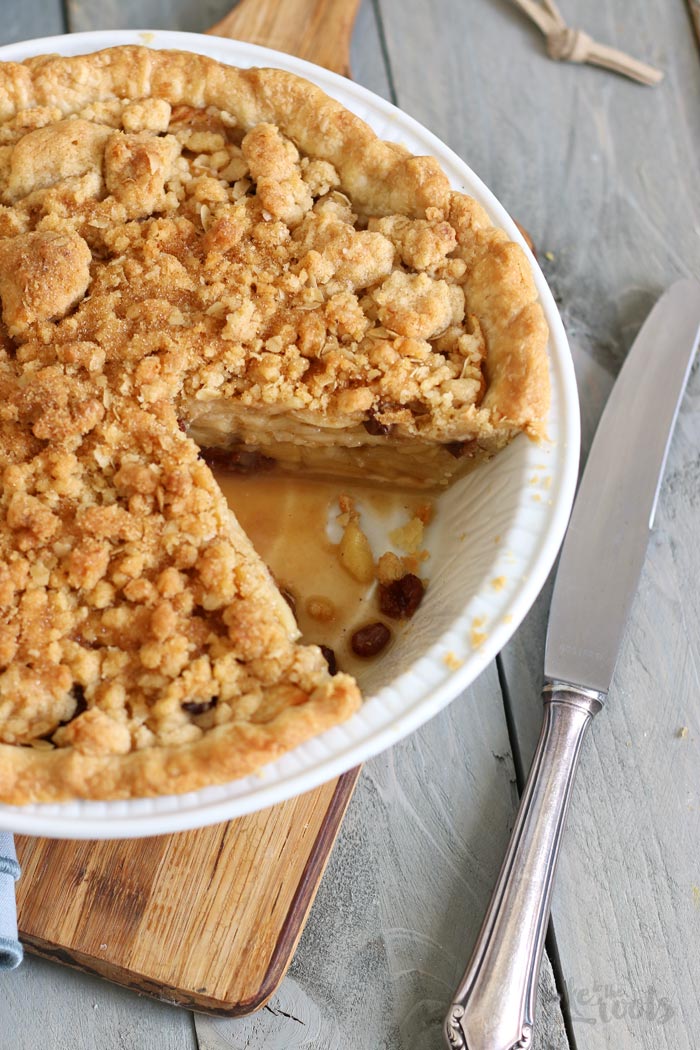 Apple Crumble Pie | Bake to the roots