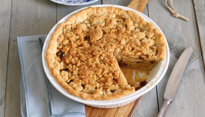 Apple Crumble Pie | Bake to the roots