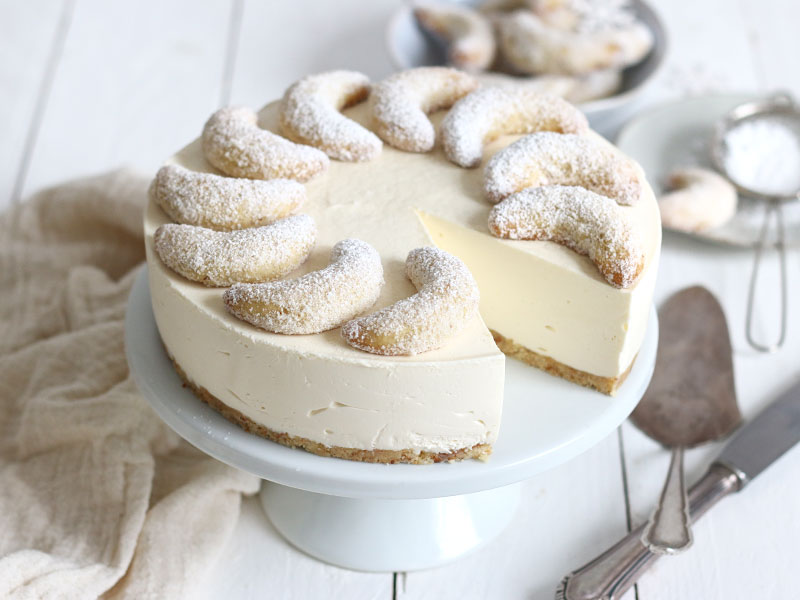 Vanillekipferl Cheesecake | Bake to the roots
