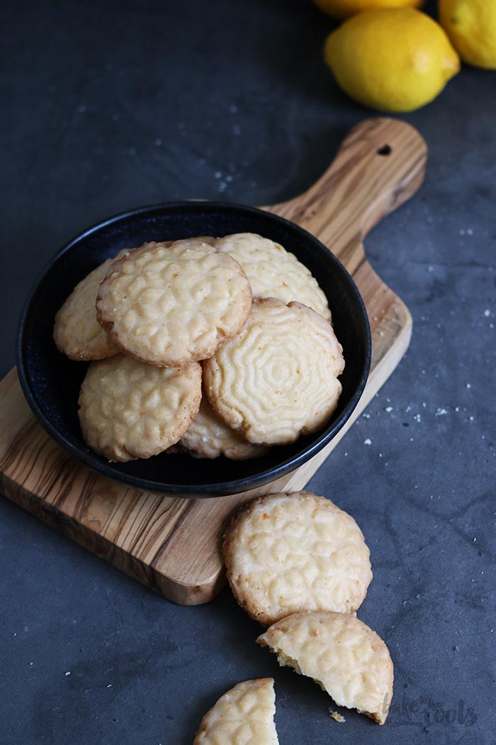 Stamped Citrus Shortbread Cookies | Bake to the roots