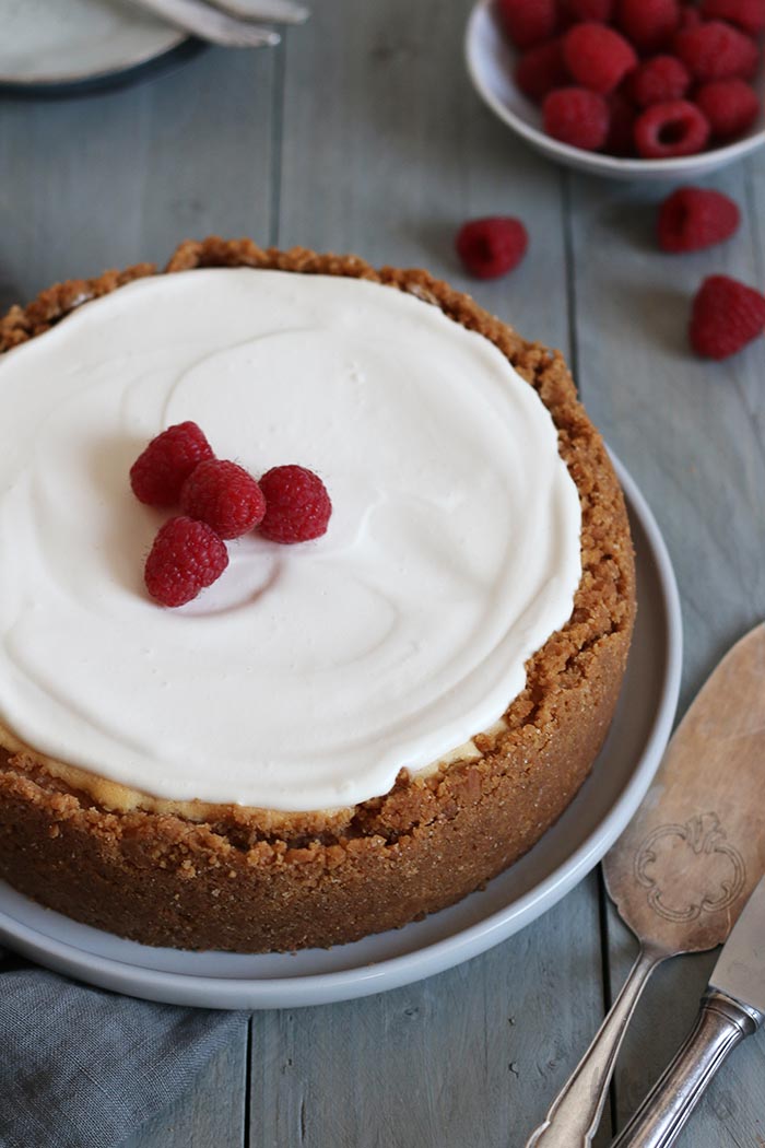 Rustic Cheesecake with Sour Cream Topping | Bake to the roots